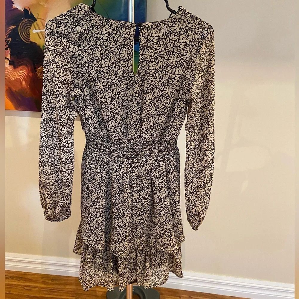Flowy wrap dress - Picture 3 of 6